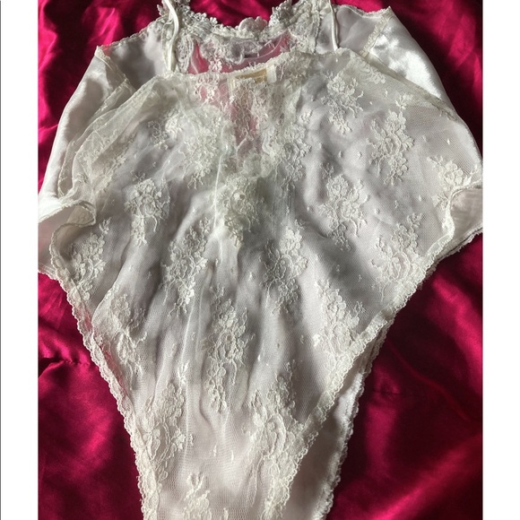 Victoria’s Secret Gold Label White Satin and Lace Teddy with Floral Detail - Picture 5 of 11